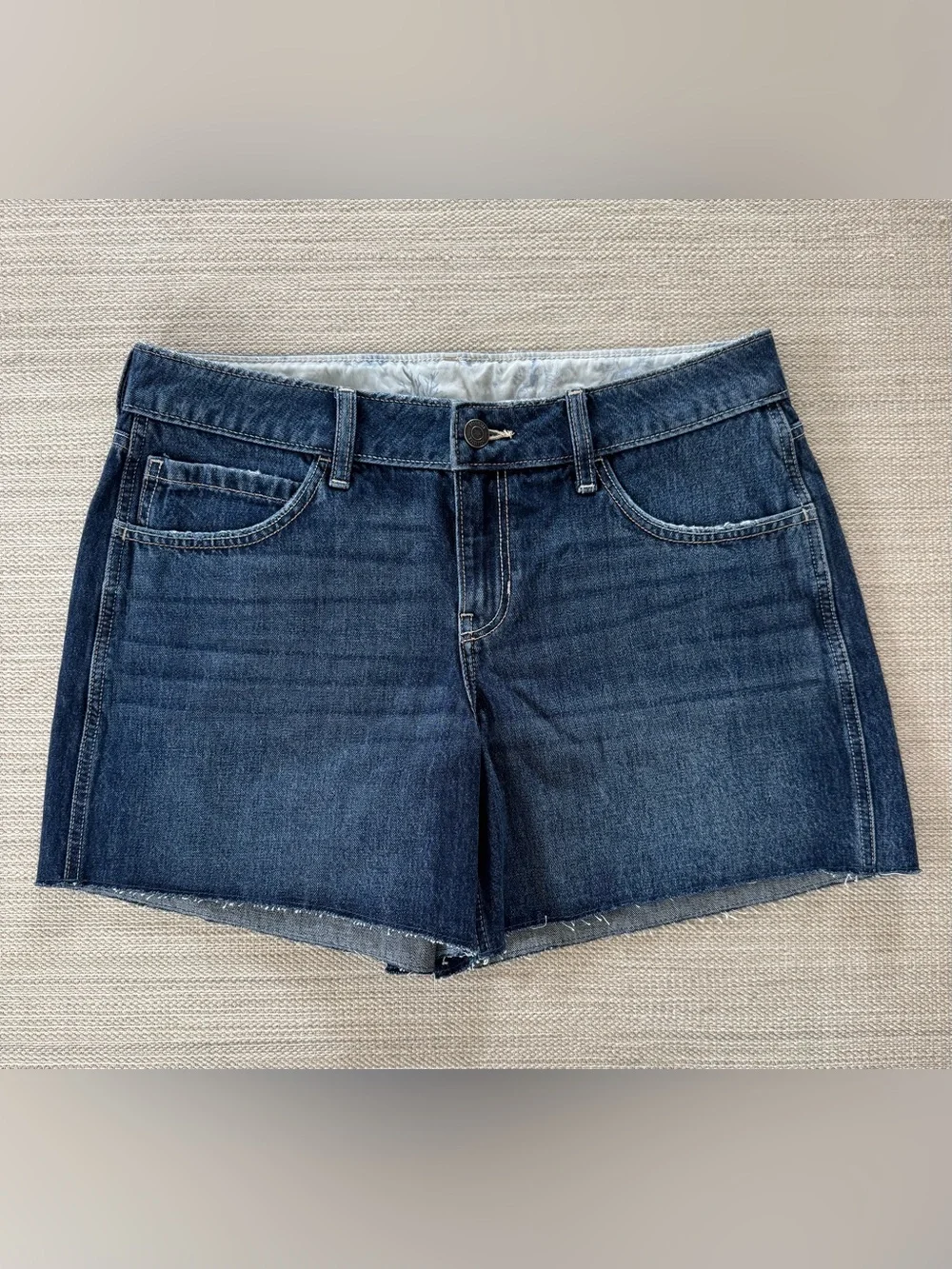 Hollister low rise baggy blue denim jean shorts raw hem women’s size 30 NWT
